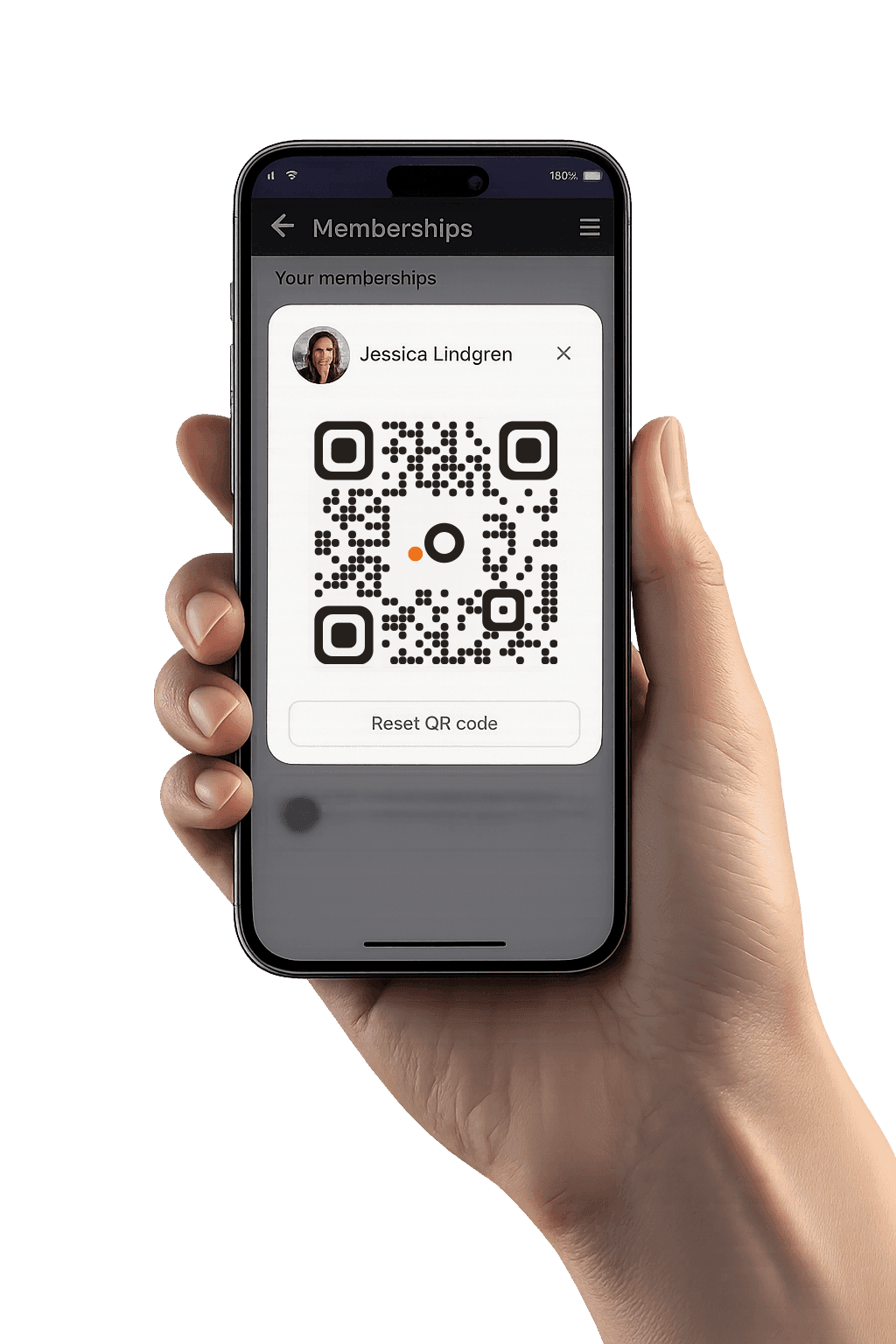Hand som håller en mobil med ett digitalt medlemskort och QR-kod